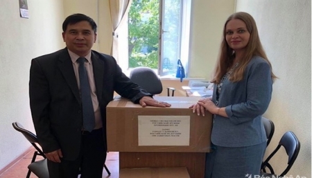 ОВДР провинции Нгеан предоставило медицинские маски городу Ульяновску