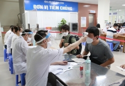 Вьетнам ввел вакцину против COVID-19 репортерам в зарубежных пресс-центрах