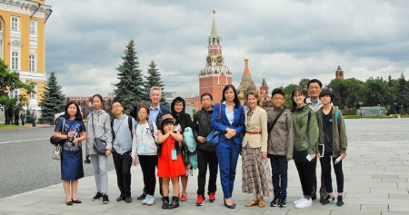 Делегация Общества вьетнамо-российской дружбы (ОВРД) и вьетнамские школьники посетили РФ