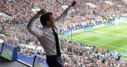 Президент Франции Эммануэль Макрон не смог скрыть счастья, когда футбольная сборная Франции победила в финале ЧМ-2018