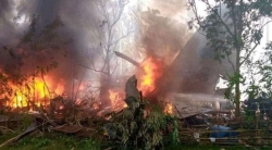 Не менее 17 человек погибли при крушении военного самолета в Филиппинах