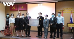Вьетнамская диаспора в Таиланде пожертвовала в Фонд вакцин против COVID-19 более 1 млрд. донгов