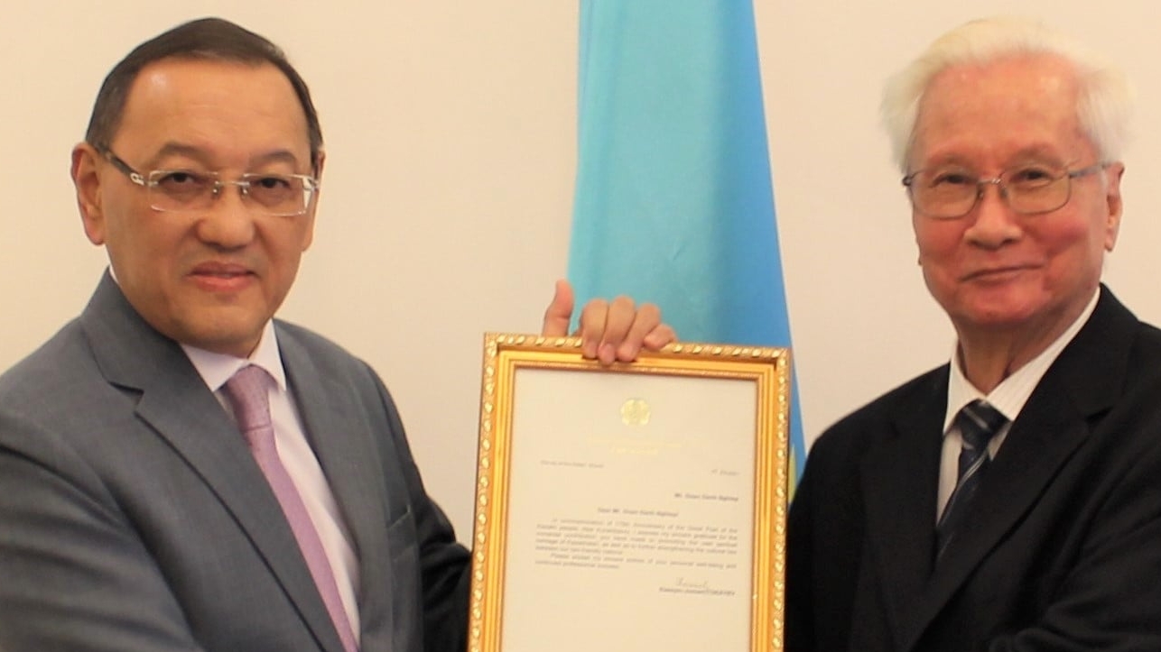 Вьетнамскому переводчику Абая вручили благодарность Президента Республики Казахстан