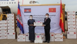 В г. Хошимине состоялась церемония приема медицинского оборудования от Правительства Камбоджи