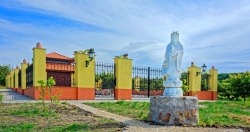 Была построена  пагода Дайби для вьетнамцев  во Венгрии