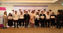 Посольство Вьетнама в Японии  вручил стипедию стажёрам