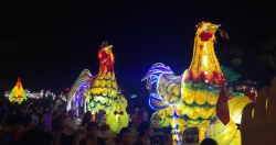 В городе Туенкуанг открылся фестиваль середины осени