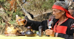 Ритуальная молитва о здоровье -  традиционное религиозное мероприятие народности Мнонг
