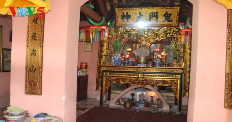 Храм Куимон, где хранятся реликвии боевых подвигов в истории борьбы вьетнамского народа против иноземных захватчиков