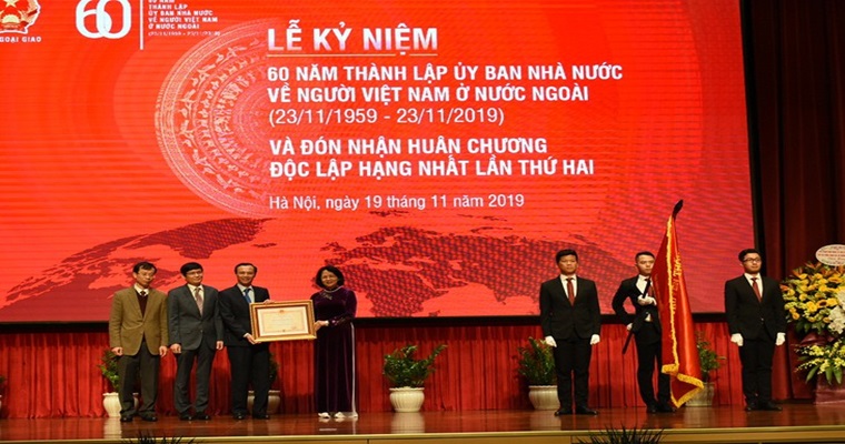 Госкомитет по делам вьетнамцев, проживающих за границей, был награжден орденом Независимости первой степени