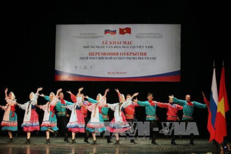 Новый директив Секретариата ЦК КПВ для Союза обществ дружбы Вьетнама