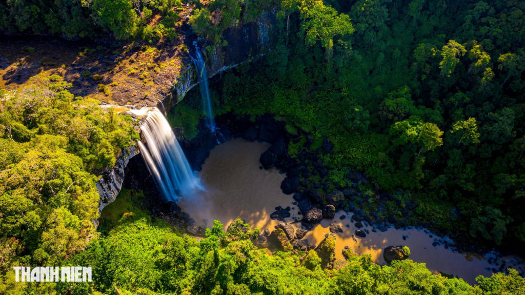 Самый красивый водопад на севере Центрального плата