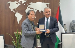 Вьетнамский поэт получил медаль от Палестины