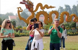 За первые 6 месяцев 2023 года Вьетнам посетили более 5,5 млн иностранных туристов