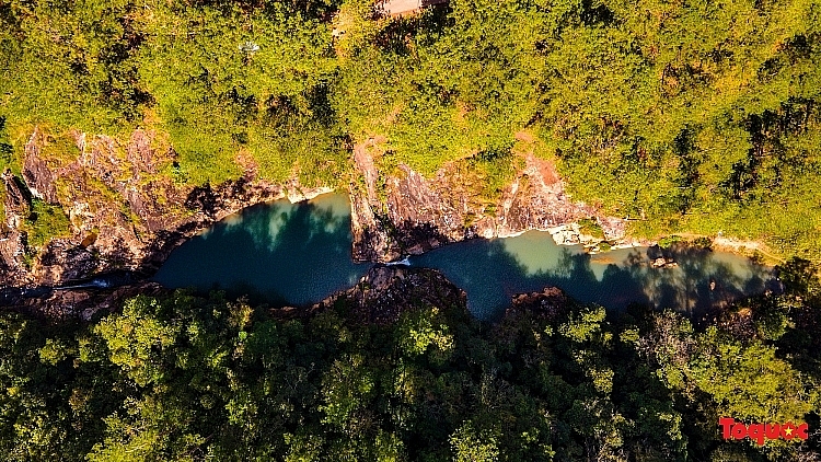 Красота водопада Анкроет - второго «Тует Тинь Кока» (долины любви) в Далате.