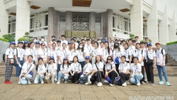 Молодые вьетнамцы, прибывшие из-за границы, посетили Президентский дворец