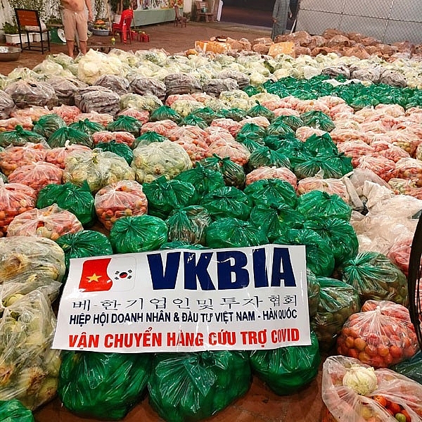 VKBIA подержит Хошимин 5000 пакетов лекарств от коронавируса