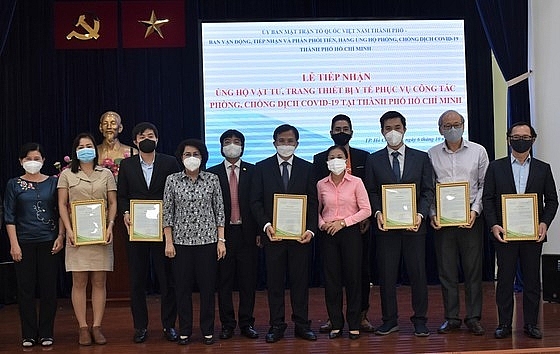 Проект Vietnam Foundation подарил Хошимину медицинские принадлежности для предотвращения эпидемии Covid-19