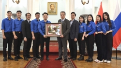 Посол Данг Минь Кхой провел в Российской Федерации встречу с представителями молодежи