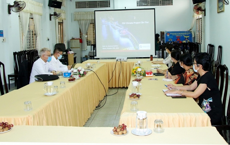Рабочая встреча между Союзом обществ дружбы города Кантхо и страновым директором FNF Vietnam