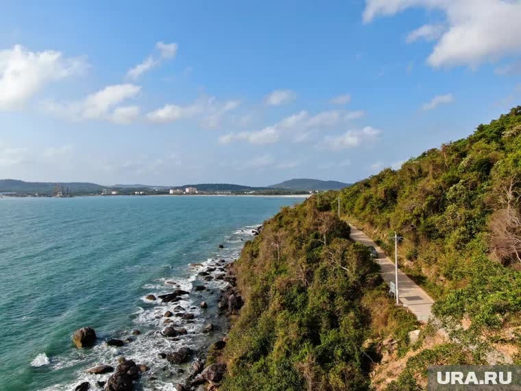 Вьетнам с уникальной инфраструктурой, тёплым климатом и гостеприимством является идеальным направлением для туристов из Свердловской области. (Фото: Алексей Вахрушев, URA.RU) Вьетнам с уникальной инфраструктурой, тёплым климатом и гостеприимством является идеальным направлением для туристов из Свердловской области. (Фото: Алексей Вахрушев, URA.RU)