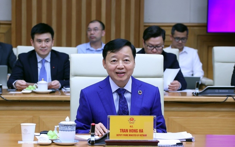 Вице-премьер подчеркнул, что Вьетнам перенял множество уроков у ЕС в совершенствовании институтов, особенно в области законодательства, касающегося моря, океана и управления рыболовством. (Фото: VGP/Минь Кхой)