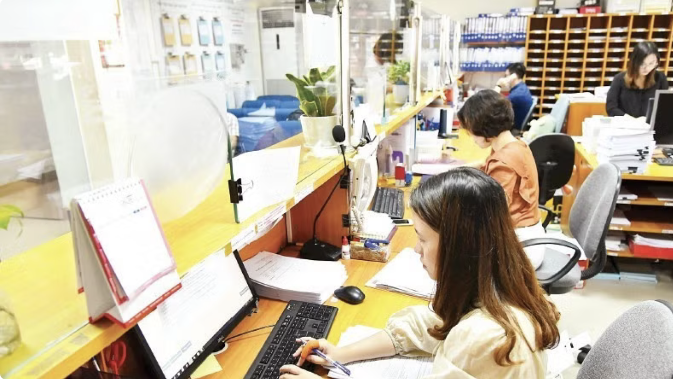 Обработка заявок на регистрацию прав интеллектуальной собственности в Управлении интеллектуальной собственности. Фото: ТХУЙ НГУЕН. Обработка заявок на регистрацию прав интеллектуальной собственности в Управлении интеллектуальной собственности. Фото: ТХУЙ НГУЕН.