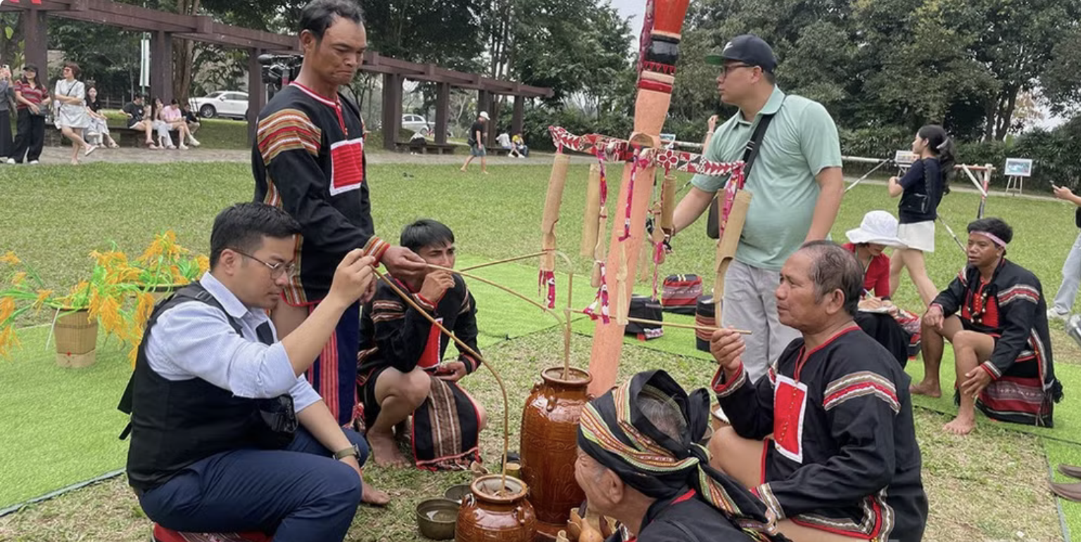 Организация Дня культуры народов Вьетнама 19 апреля в деревне народностей Вьетнама