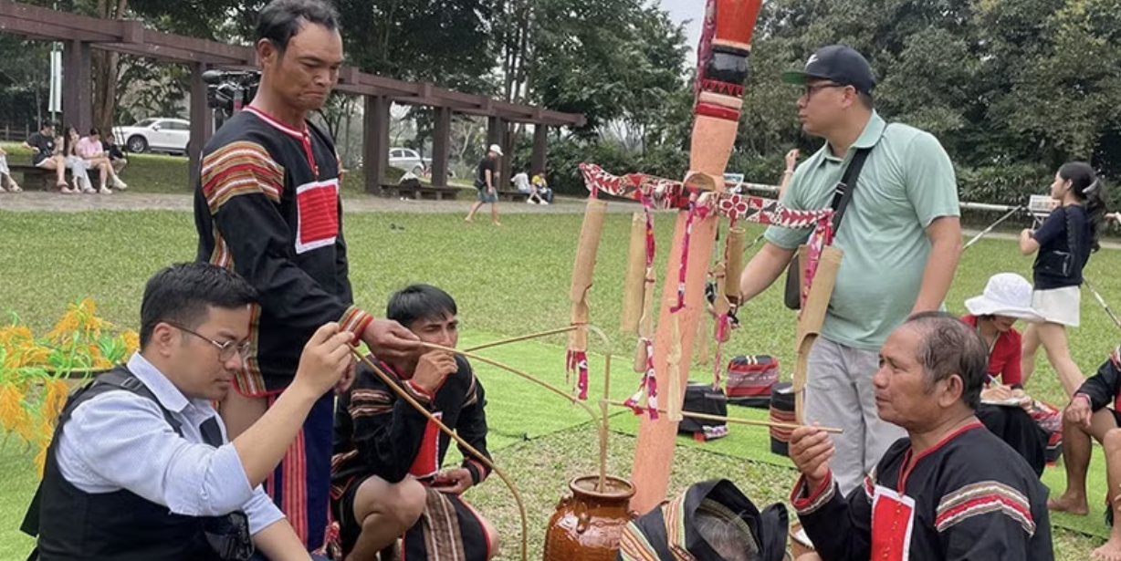 Организация Дня культуры народов Вьетнама 19 апреля в деревне народностей Вьетнама