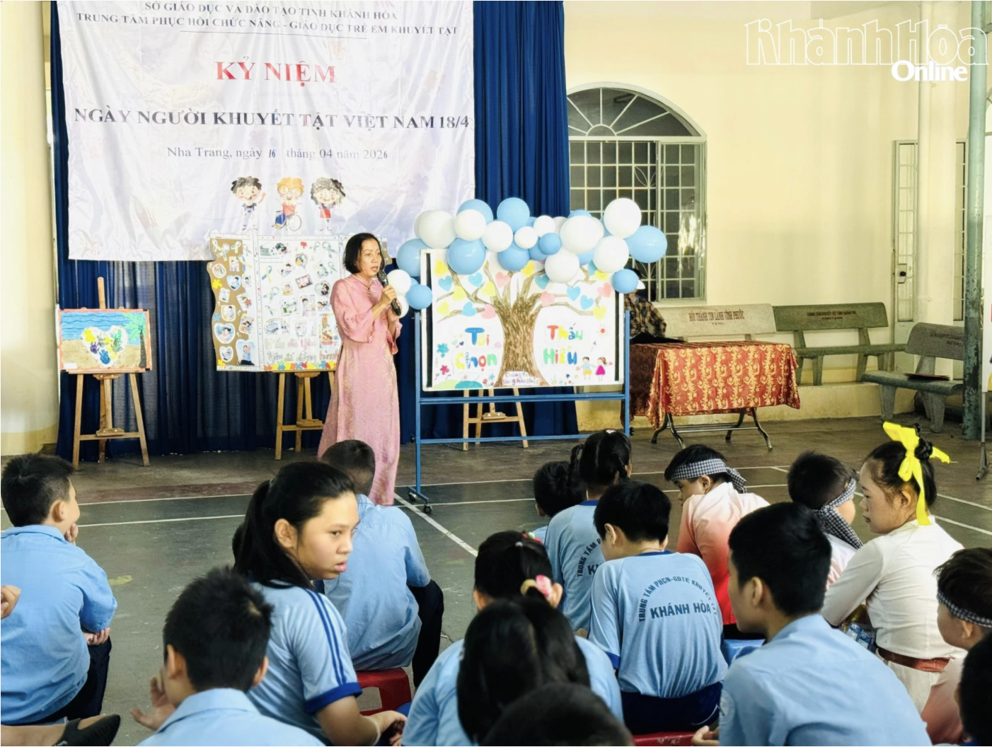 Руководство Центра реабилитации и образования детей с инвалидностью рассказывает о методах работы с детьми с интеллектуальными нарушениями.