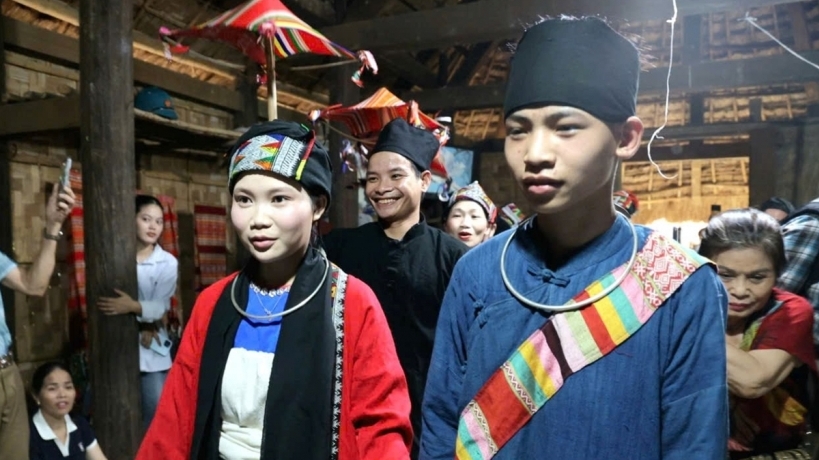 Свадьба дважды и 3 года у тестя: необычная традиция брака у народа Тай провинции Тханьхоа во Вьетанаме