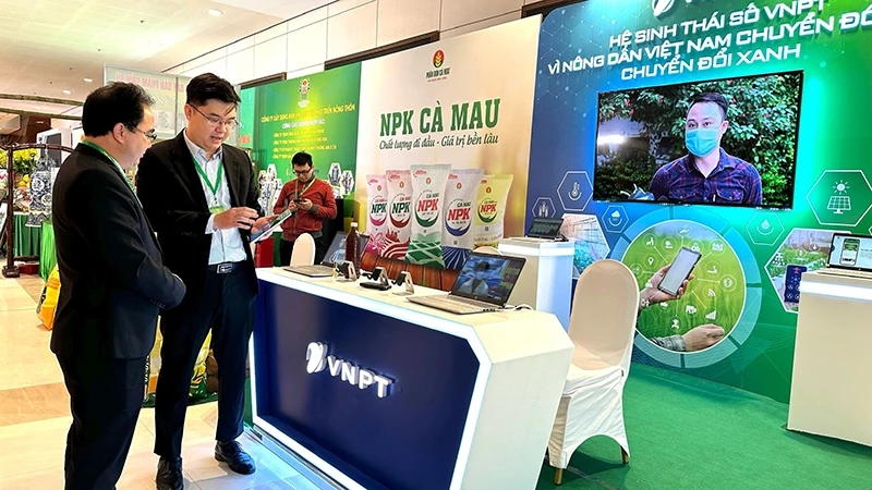 На стенде VNPT представлены продукты из области цифровой трансформации на VIII Конгрессе фермеров Вьетнама.
