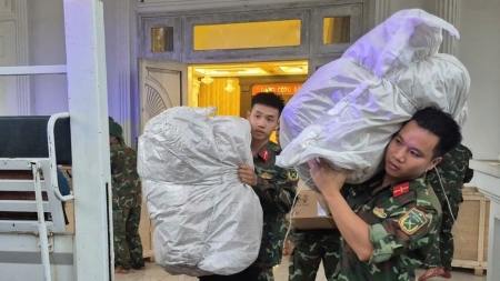 Город Хюэ: распределение экстренной гуманитарной помощи Российской Федерации