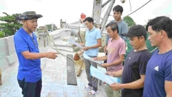 Старшие рыбаки помогают пограничным силам бороться с ННН-промыслом