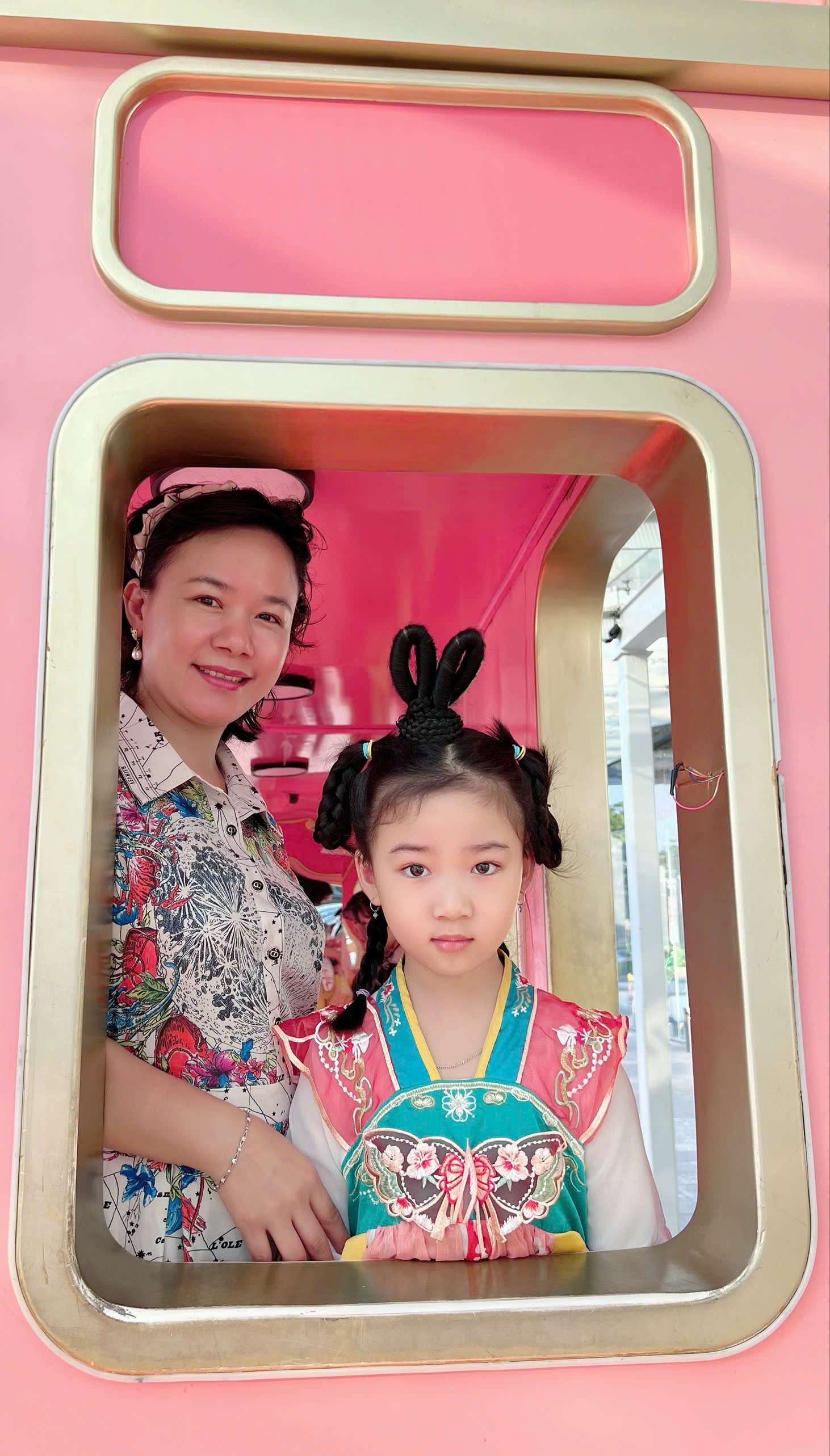 Доктор Трайми и дочь Сиси. (Фото предоставлено NVCC)