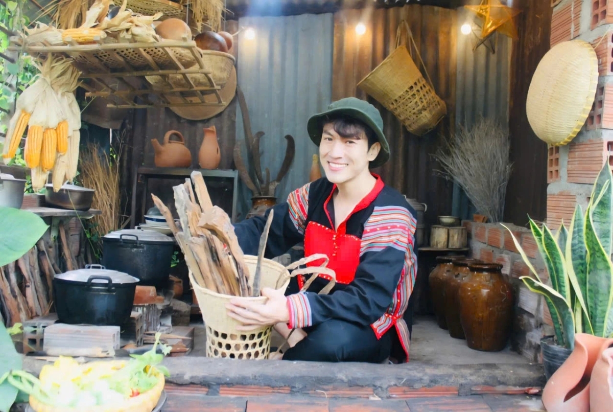 Ресторан Anh Kpă Sa в районе Аюн ПА с дизайнерской кухней в духе местной культуры Ресторан Anh Kpă Sa в районе Аюн ПА с дизайнерской кухней в духе местной культуры