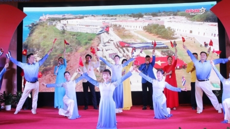 Открытие фотовыставки «Связывая и распространяя дружбу Вьетнама и Кубы»