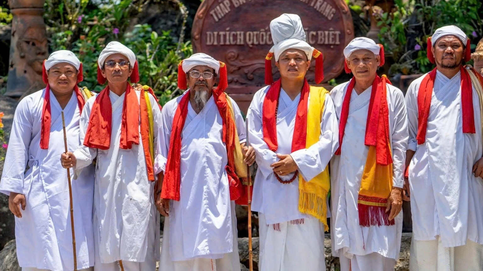 Искусство ритуального пения служителей Кадар у народа чам