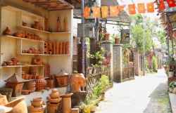 Посещение 500-летней гончарной деревни Тханьха в старинном городе Хойане