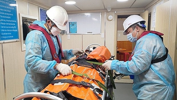 Своевременное спасение члена экипажа иностранного судна, страдающего от сильных болей в груди