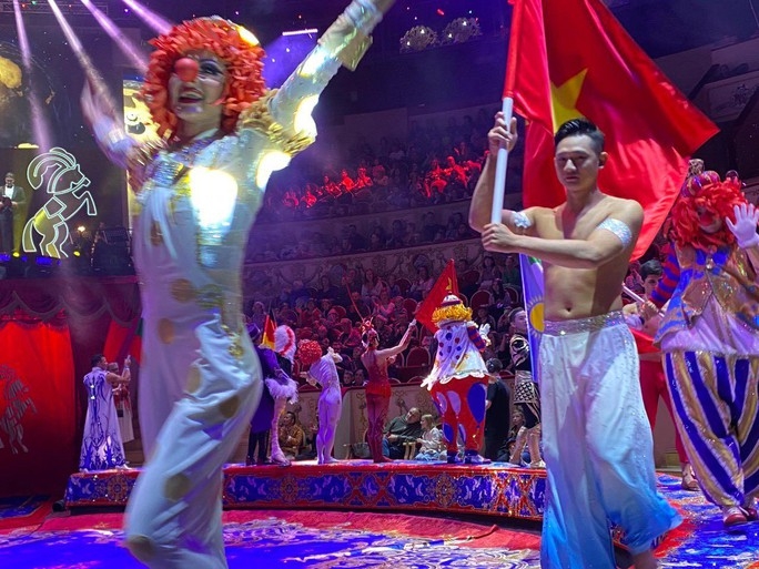 Номер художественного театра города Хошимина завоевал серебряную медаль на Фестивале циркового искусства в России