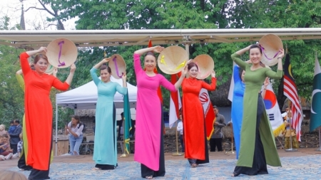 Вьетнам принял участие в Дне азиатской культуры 2023 года в Румынии