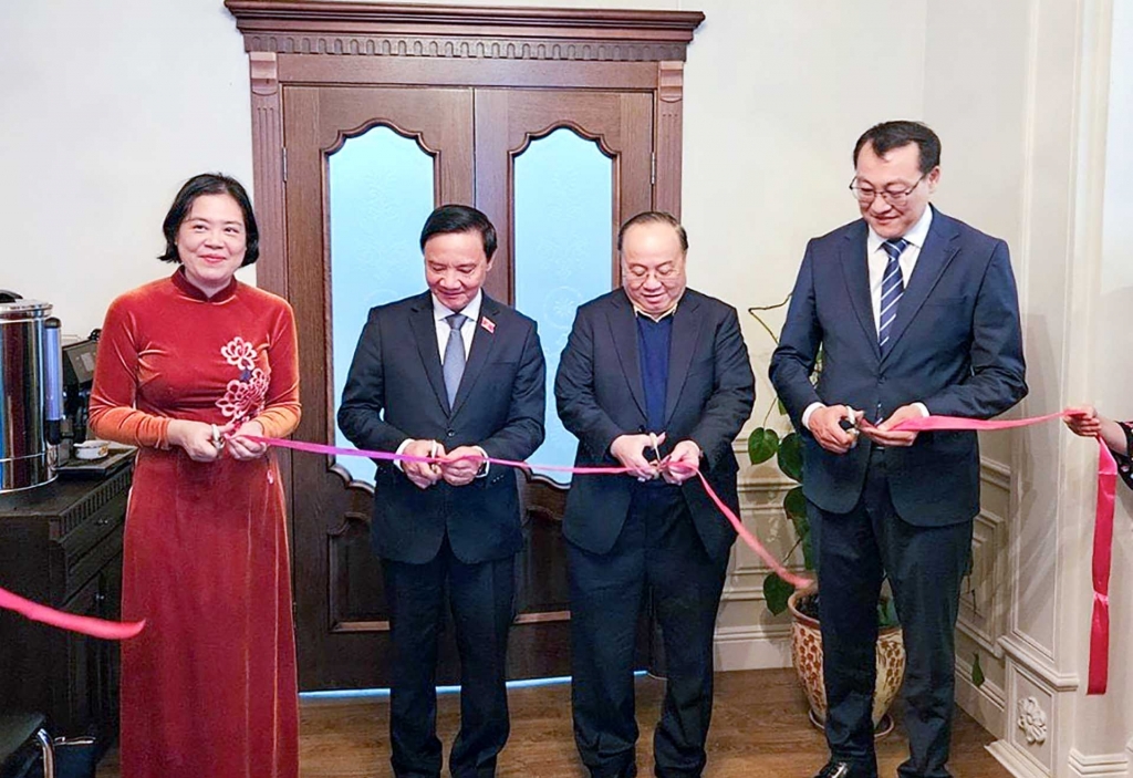 Открытие выставочного зала вьетнамской продукции в Астане (Казахстан)