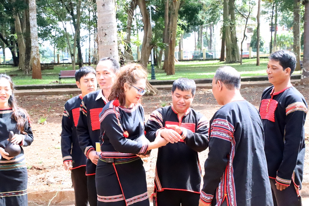 Сохранение уникальных традиционных культурных ценностей народности Эде в Центральном нагорье