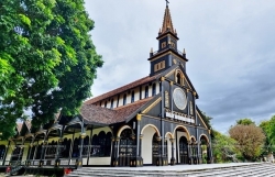 Шедевр деревянной церкви Контум