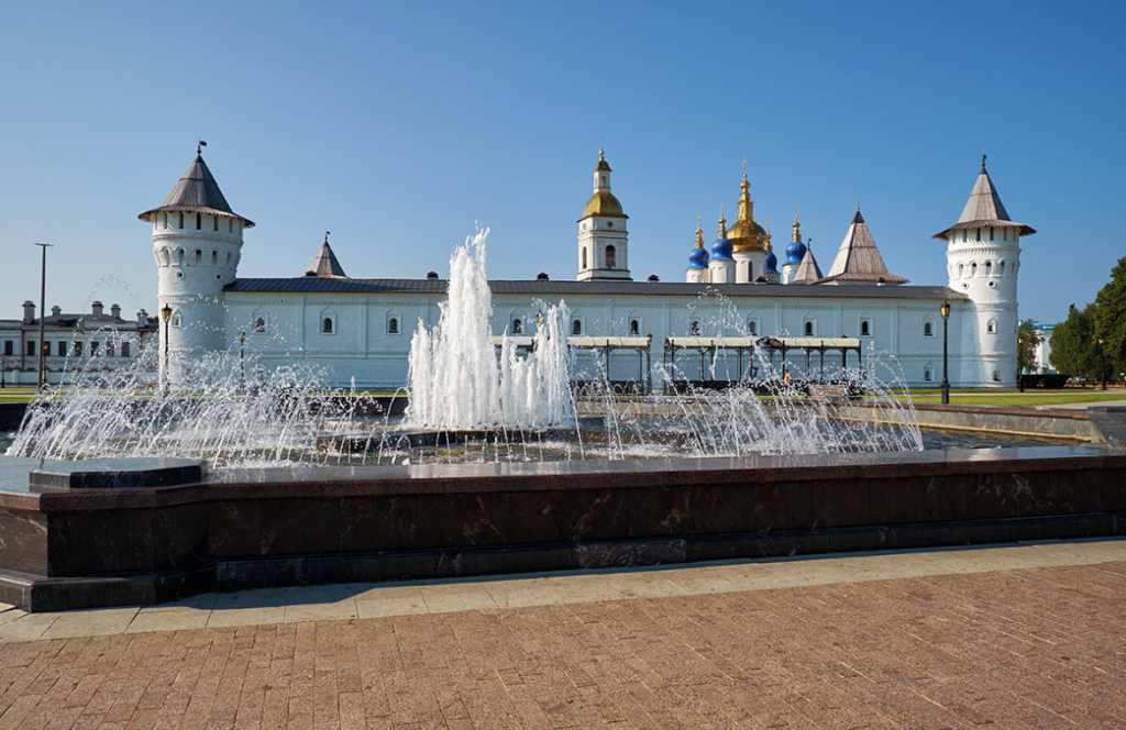 Сколько Красных площадей в России?