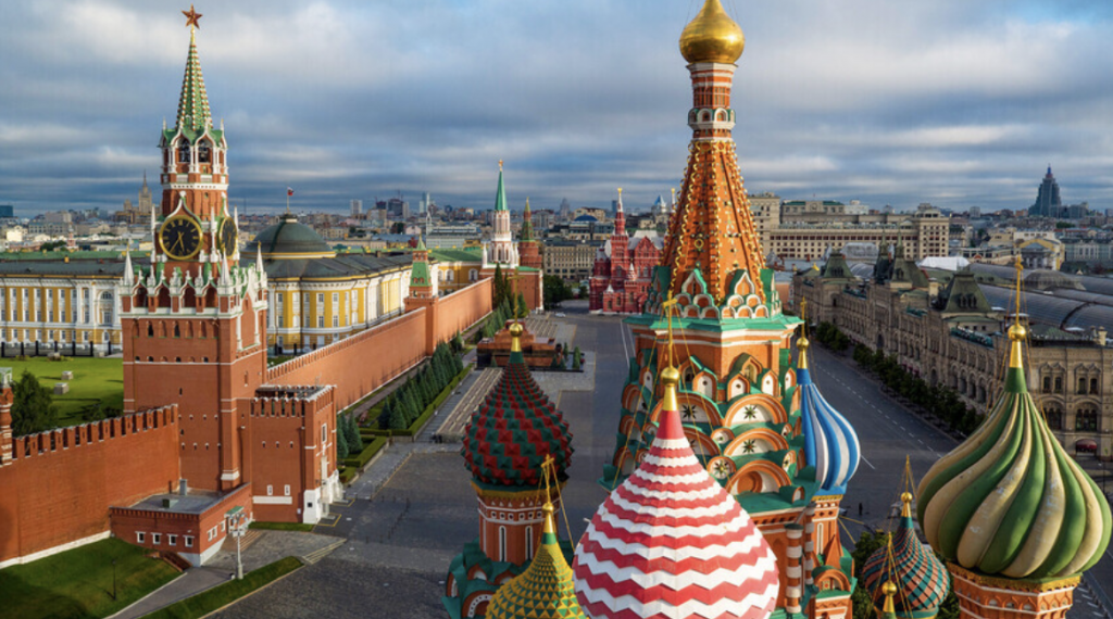 Сколько Красных площадей в России?