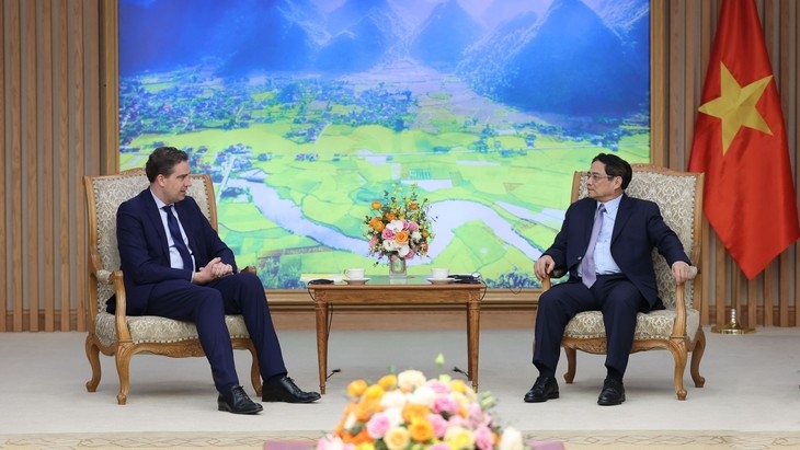 Премьер-министр Фам Минь Чинь предложил Франции создавать благоприятные условия для экспорта вьетнамских товаров