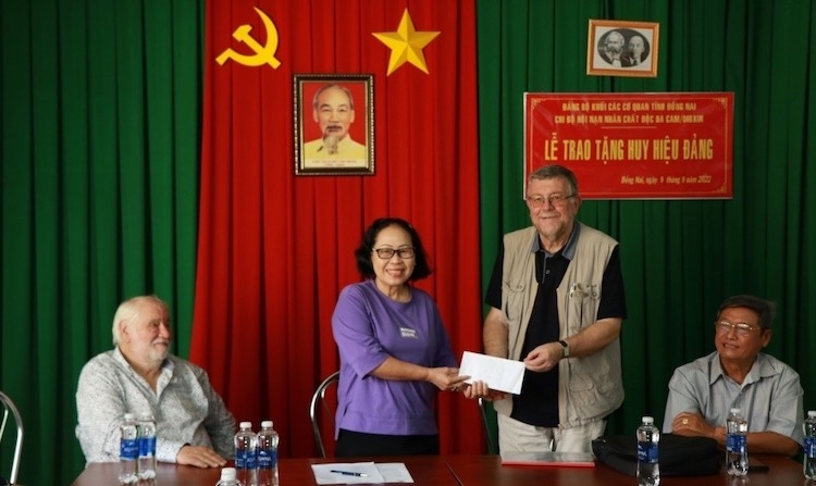 Общество бельгийско-вьетнамской дружбы пожертвовало 1,1 тысячи евро для пострадавших от  Агента Оранж и диоксина в провинции Донгнай