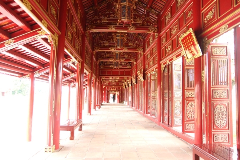Сохранение и популяризация ценности литературного документального наследия на архитектурных объектах императорского дворца в Хюэ